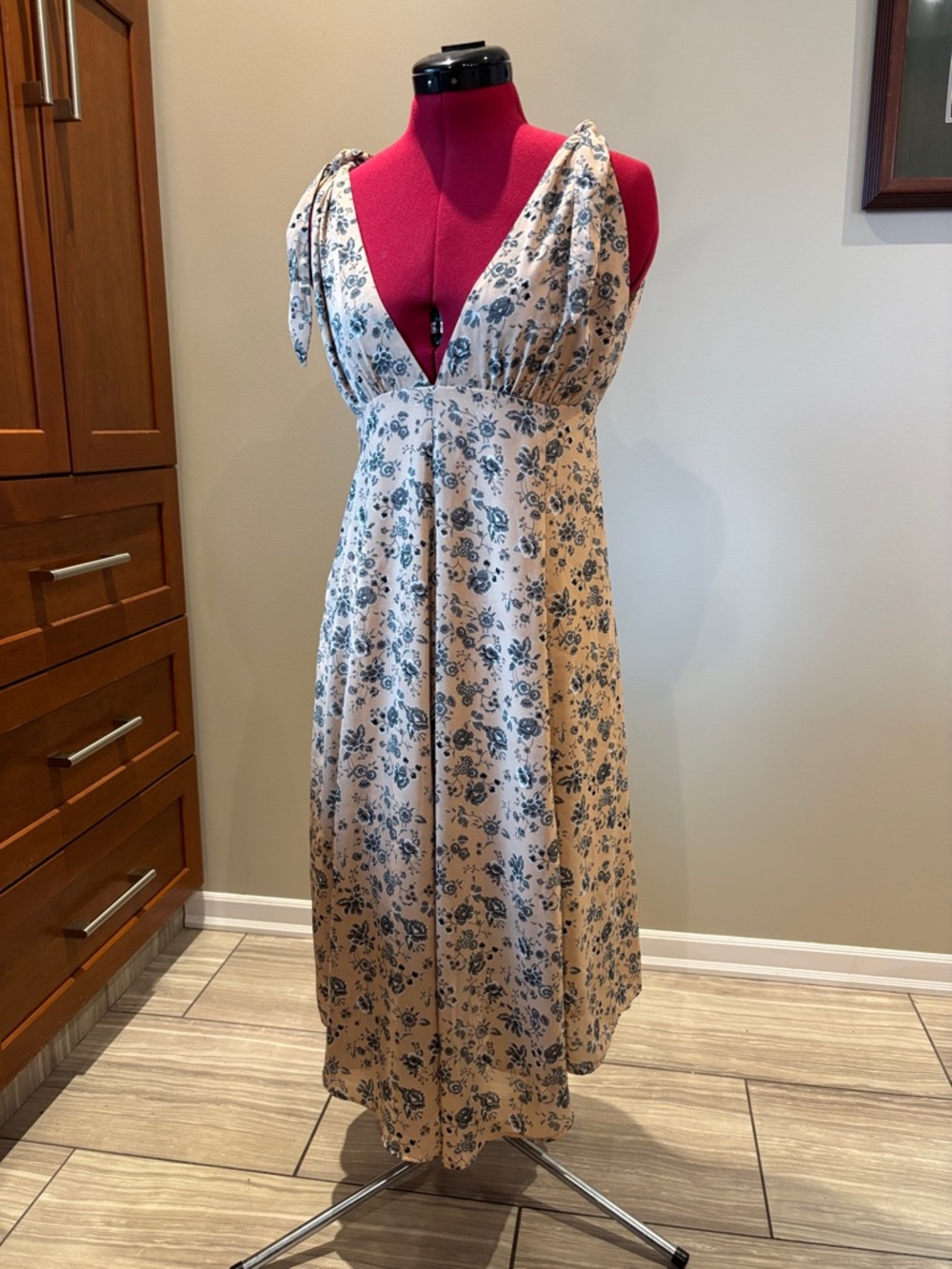 NWOT Moussy Flowy Chiffon Empire Waist Floral Midi Dress Sz 2